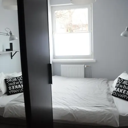 Apartment Mieszkanie 4 Pokojowe Z Ogrodem - Armii Krajowej 1